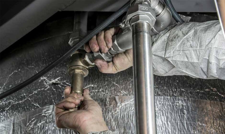 DIY-Vs.-Professional-Plumbing