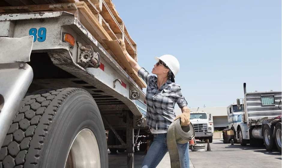 Tips for Loading a Trailer to Avoid Damage and Ensure Safety