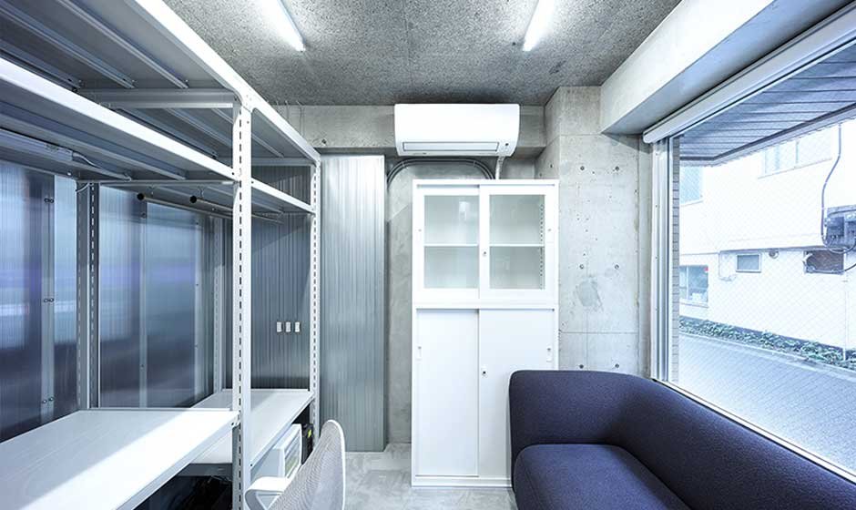 How Polycarbonate Transforms Modern Office Interiors